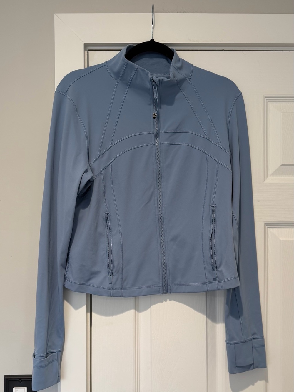 Auth.✅ Lululemon “Light Blue” Define Crop in Size 14💙